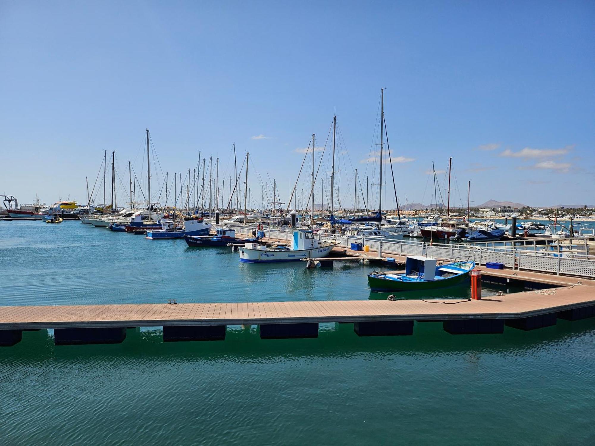 Corralejo Coliving By Amazzzing Travel Hostel Exterior photo